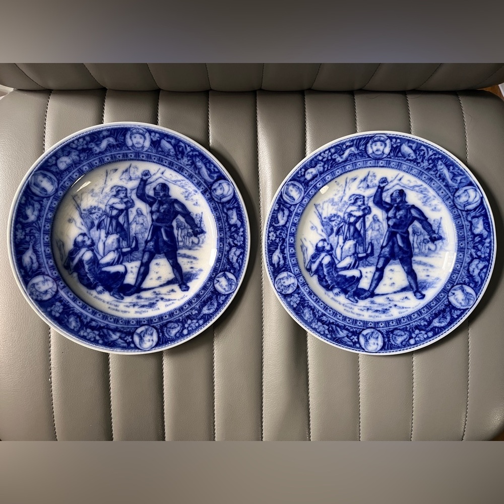 Set of 2 Ivanhoe Antique collectors plates : Black Knight and Friar Tuck